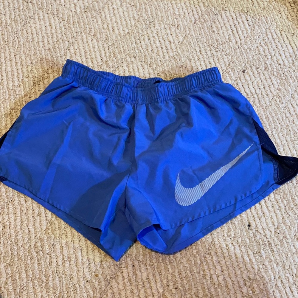NWOT Nike women’s dri-fit running shorts!